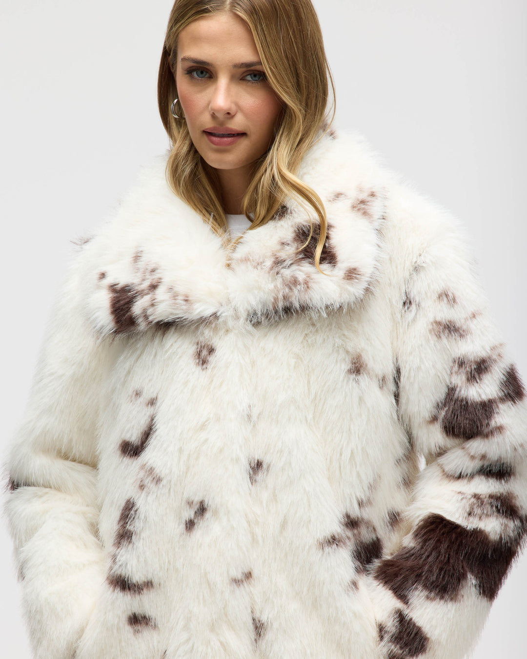 Long Hair Luxurious Faux Fur Jacket