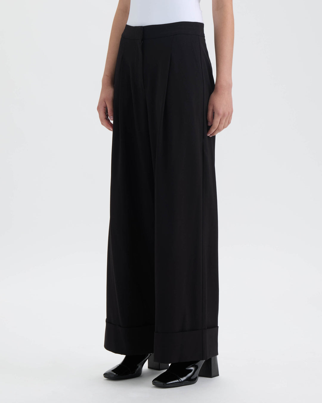 Max Cuffed Wide Leg pant