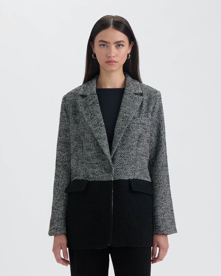 Asymmetric Pannel Blazer