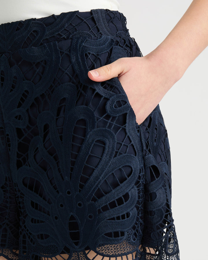 Pull on Lace Short